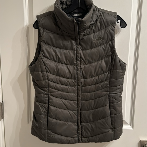 The North Face Aconcagua 550 Down Olive Green Medium - Picture 2 of 6